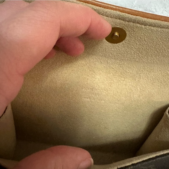 Louis Vuitton Monogram Florentine Pouchette - Picture 8 of 9